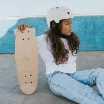 Magnifique skateboard en bois solide et facile à diriger